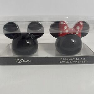 Disney Mickey & Minnie Ears Ceramic Black Salt & Pepper Shakers New in‎ Box